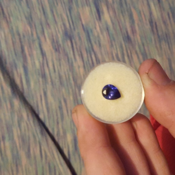 Purple tanzanite - Picture 2 of 3
